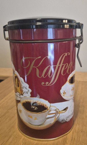 Alte kaffeedose mit - alte,