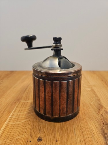 Alte kaffeemühle rund - alte,