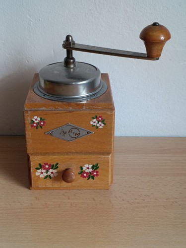 Alte kaffeemühle holz - alte,
