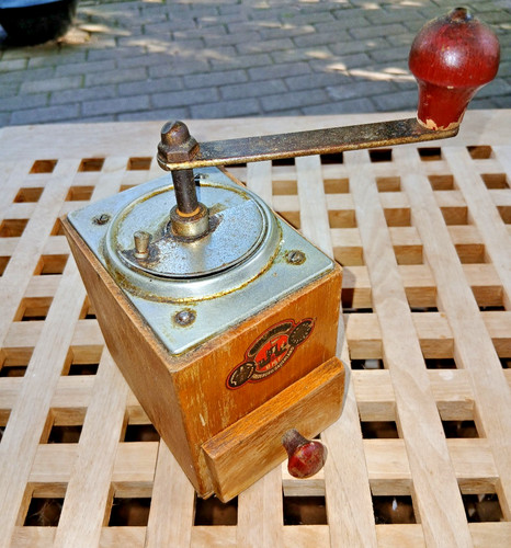 Alte kaffee mühle burg - kaffee-mühle,