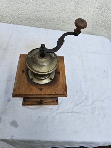 Schöne alte kaffeemühle - schöne,