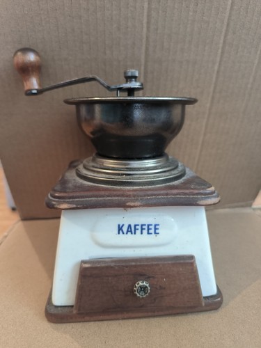 Alte kaffeemühle holz - alte,