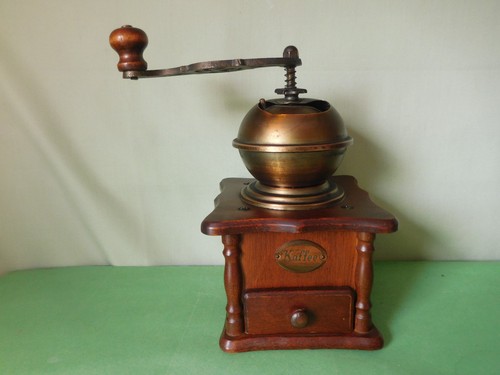 Alte kaffeemühle handmühle - alte,