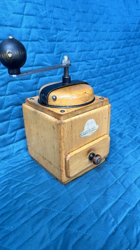 Alte kaffeemühle holz - kaffeemühle,