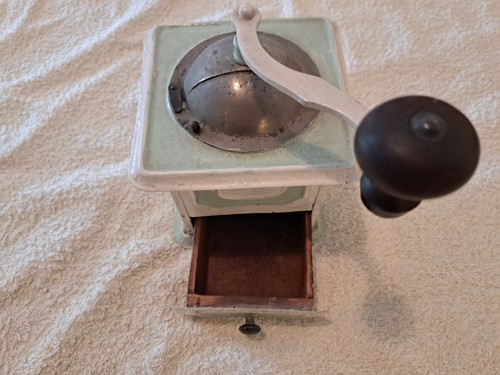 Alte kaffeemühle handmühle - alte,