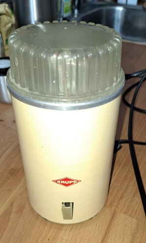 Alte elektrische kaffeemühle - alte,