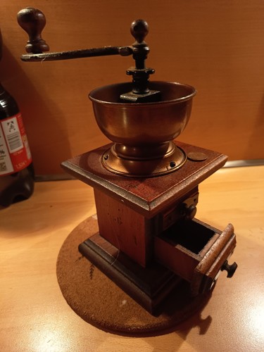 Schöne alte kaffeemühle aus - schöne,