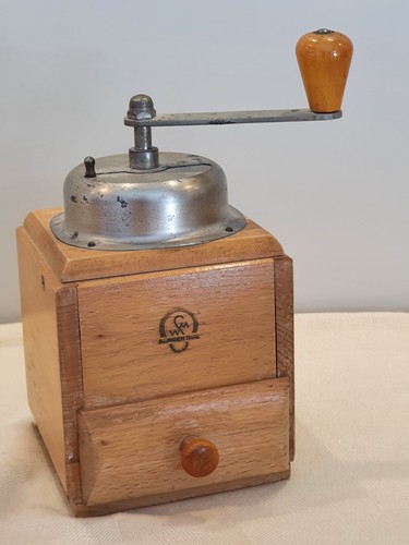 Alte kaffeemühle von swm - alte,